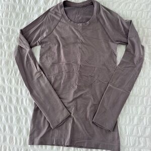 Mauve lululemon swiftly tech shirt - size 4
